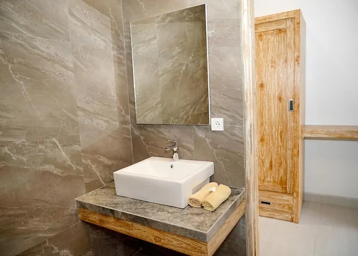 Pulmo House Guest house *